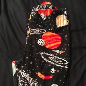 TC Lularoe black outer space planet leggings